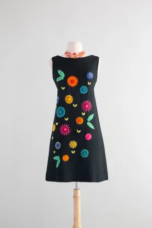 Adorable 1960's Embroidered Floral Shift Dress / Medium